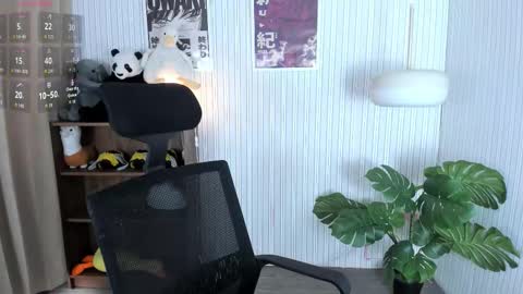 laukyubey1 online show from February 2, 8:29 pm