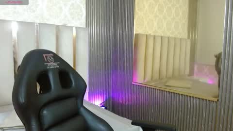 Snapshot of laulin_tay chatting on February 8, 3:54 am laulin_tay online show from February 8, 3:54 am