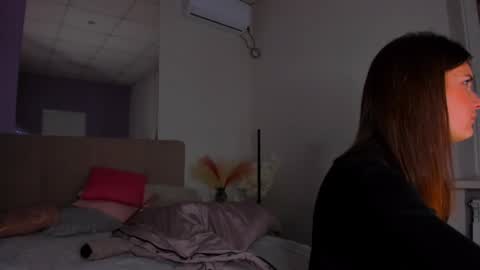 Laura online show from December 2, 6:30 am