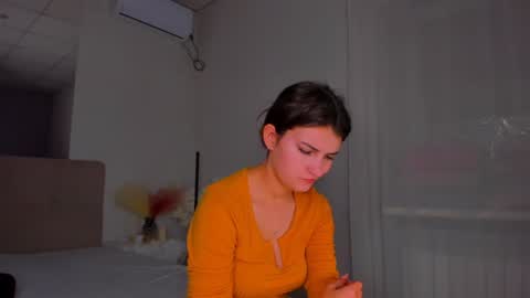 Laura online show from December 6, 12:49 pm