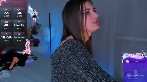 Laura online show from December 25, 12:47 pm