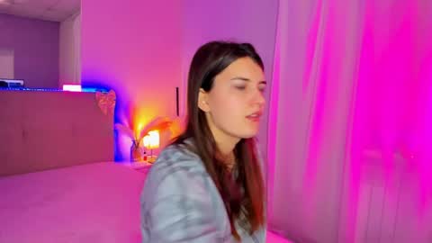 Laura online show from April 10, 5:12 am