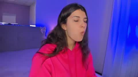 Laura online show from May 11, 5:02 am