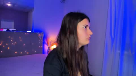 Laura online show from May 18, 4:51 am