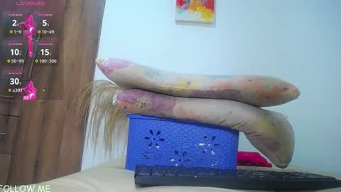 Snapshot of laura__vega chatting on February 18, 1:29 pm NATALIA PUERTAS online show from February 18, 1:29 pm