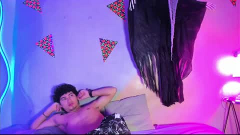 laura_and_kevin online show from October 20, 1:00 pm