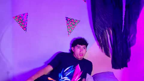 laura_and_kevin online show from October 30, 1:45 pm