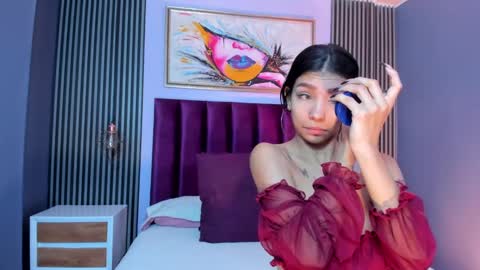 Snapshot of laura_aristizabal_19 chatting on December 21, 1:53 pm Laura online show from December 21, 1:53 pm