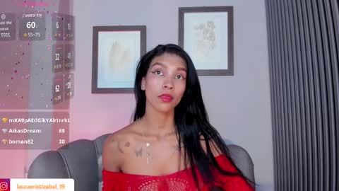 Snapshot of laura_aristizabal_19 chatting on January 29, 7:53 pm Laura online show from January 29, 7:53 pm