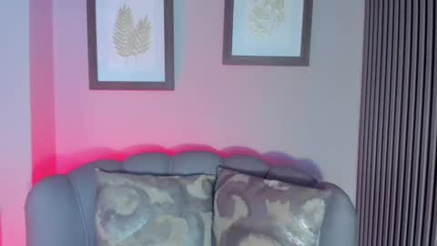 Snapshot of laura_aristizabal_19 chatting on February 5, 4:03 pm Laura online show from February 5, 4:03 pm