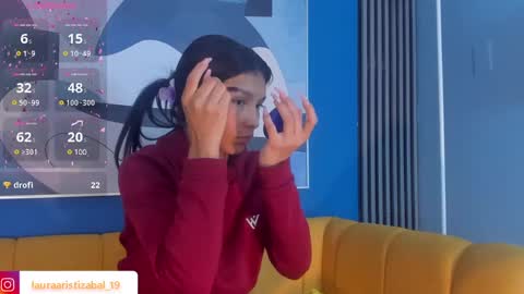 Snapshot of laura_aristizabal_19 chatting on March 6, 1:35 pm Laura online show from March 6, 1:35 pm