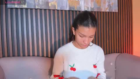 Snapshot of laura_aristizabal_19 chatting on September 18, 1:35 pm Laura online show from September 18, 1:35 pm