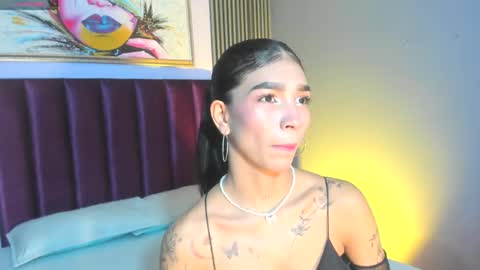 Laura online show from May 3, 11:38 am