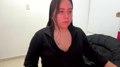 laura online show from November 23, 11:48 pm