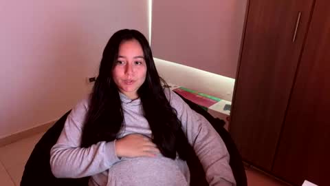 laura online show from November 26, 9:49 pm