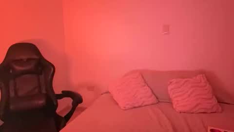 laura online show from February 14, 11:23 pm