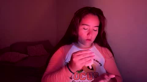 laura online show from April 4, 1:37 am