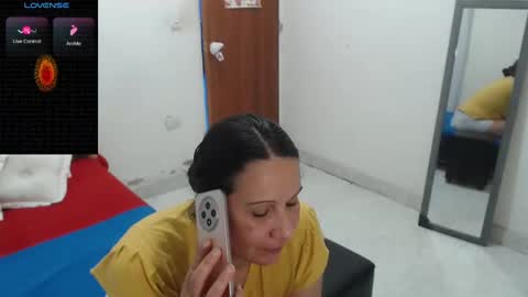 Snapshot of laura_foxx2379 chatting on January 7, 10:08 pm laura_foxx2379 online show from January 7, 10:08 pm