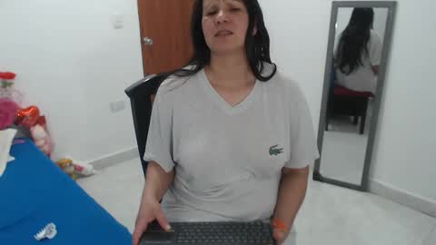 laura_foxx2379 online show from November 21, 3:16 am