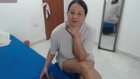 laura_foxx2379 online show from January 14, 3:12 am