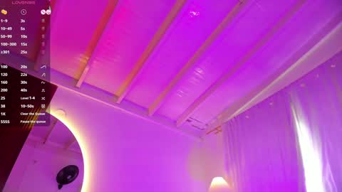 Lura online show from December 9, 5:19 pm