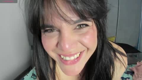 Snapshot of laura_hotties chatting on September 18, 1:35 pm laura hotties online show from September 18, 1:35 pm