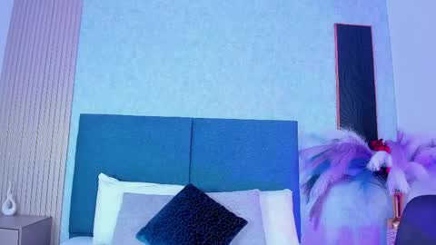 Snapshot of laura_ivy chatting on March 27, 1:00 pm LauraIvy online show from March 27, 1:00 pm