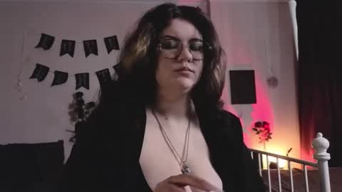 Miss Laura online show from February 18, 9:05 am