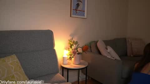 Snapshot of laura_lee chatting on April 25, 2:58 am Laura Lee. online show from April 25, 2:58 am