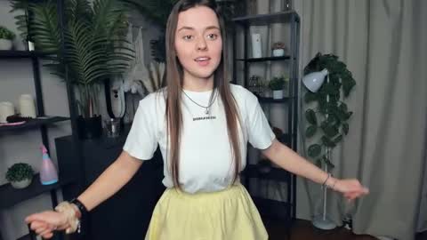 Snapshot of laura_mutti chatting on October 18, 3:57 pm Samantha online show from October 18, 3:57 pm