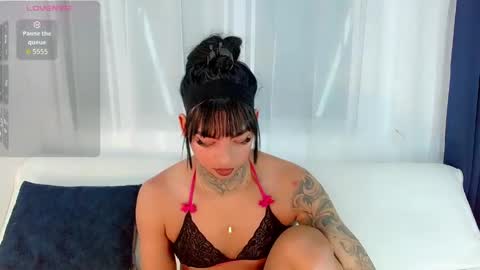 Snapshot of laura_sweet7 chatting on May 28, 5:27 am Laura online show from May 28, 5:27 am