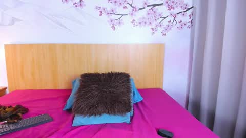 Laura online show from October 8, 3:04 am