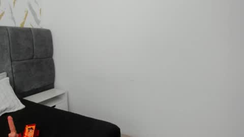 laura_velle online show from March 24, 4:06 am