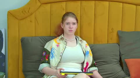 Snapshot of lauradennis chatting on May 6, 5:07 pm Laura online show from May 6, 5:07 pm