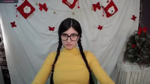 Laura online show from December 15, 10:39 am