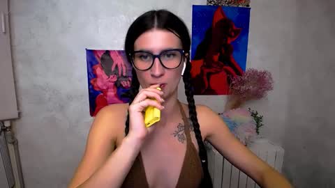 Laura online show from September 20, 9:21 am