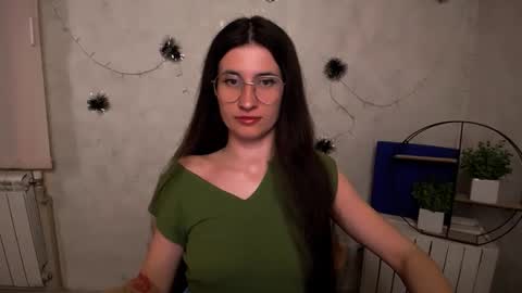 Laura online show from April 26, 11:02 pm