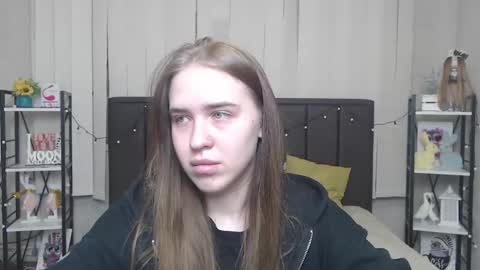 LauraHlot online show from September 20, 6:03 am