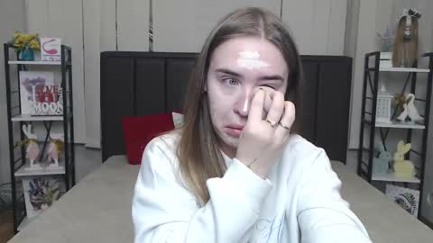 LauraHlot online show from November 30, 7:01 am