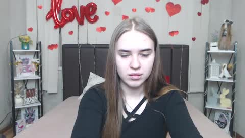 LauraHlot online show from April 3, 5:44 pm