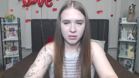 LauraHlot online show from May 8, 5:40 pm