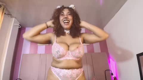 lauraltt online show from October 27, 12:53 pm