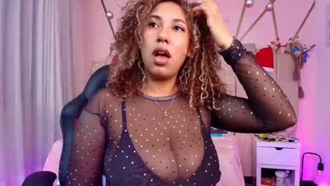 lauraltt online show from January 7, 7:38 pm