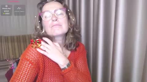 Snapshot of lauraoven1 chatting on December 1, 4:29 pm Lauraoven1 online show from December 1, 4:29 pm