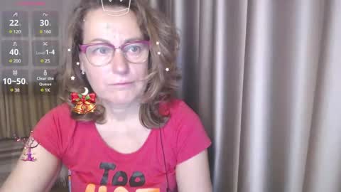 Snapshot of lauraoven1 chatting on December 11, 7:31 am Lauraoven1 online show from December 11, 7:31 am