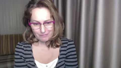Snapshot of lauraoven1 chatting on December 24, 12:55 pm Lauraoven1 online show from December 24, 12:55 pm
