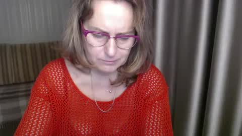 Snapshot of lauraoven1 chatting on December 25, 3:06 pm Lauraoven1 online show from December 25, 3:06 pm