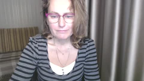 Snapshot of lauraoven1 chatting on December 26, 7:03 am Lauraoven1 online show from December 26, 7:03 am