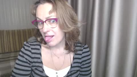 Snapshot of lauraoven1 chatting on December 26, 12:16 pm Lauraoven1 online show from December 26, 12:16 pm