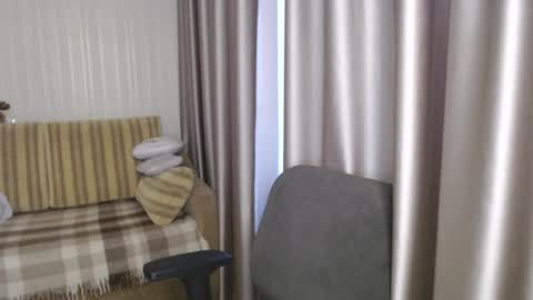 Snapshot of lauraoven1 chatting on December 28, 10:47 am Lauraoven1 online show from December 28, 10:47 am